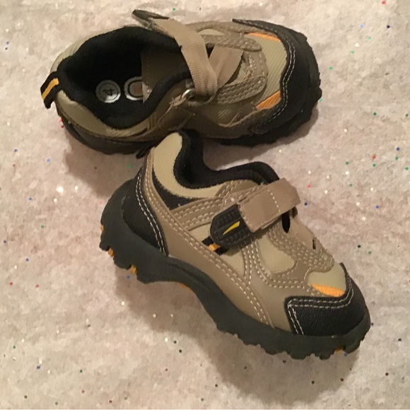 Kid Connection Sneakers Shoes Sz 4 - Picture 2 of 3